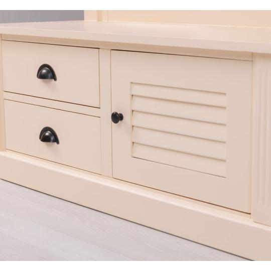 country provence vintage predsien stena zrkadlo vesiak nabytok rustikalne mediteranske vidiecke sedliacky dom kremova farba biela 3.jpg